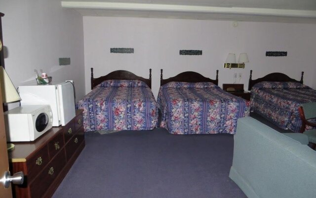 Bluffs Inn & Suites