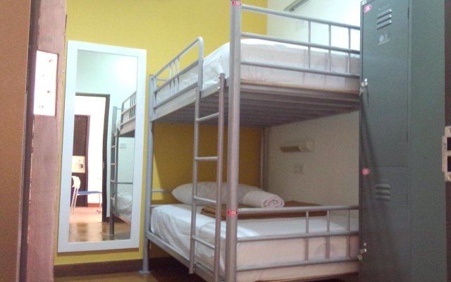 CX Hostel Kuta Raya