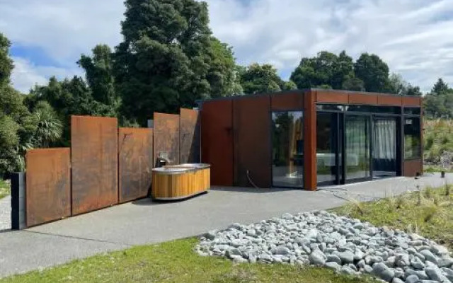 Ngā Whare Mānatu
