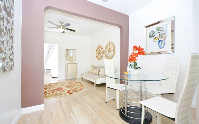 Sunrise Court Apartments