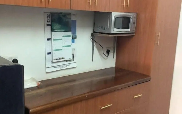 Guest House Hotel Chrisna - Hostel