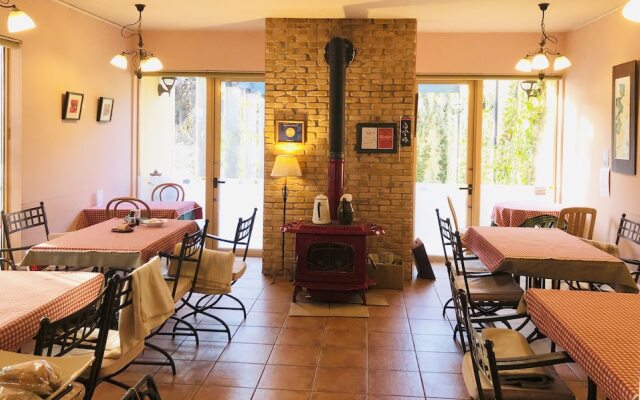 Cafe Restaurant B&B Burari