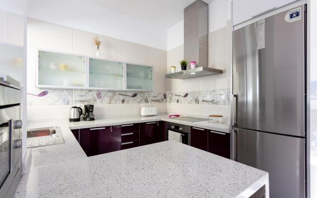 Home2Book Center Design Apartment Santa Cruz