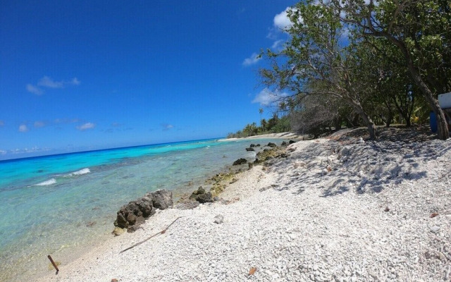 Moana Breeze Eco Lodge