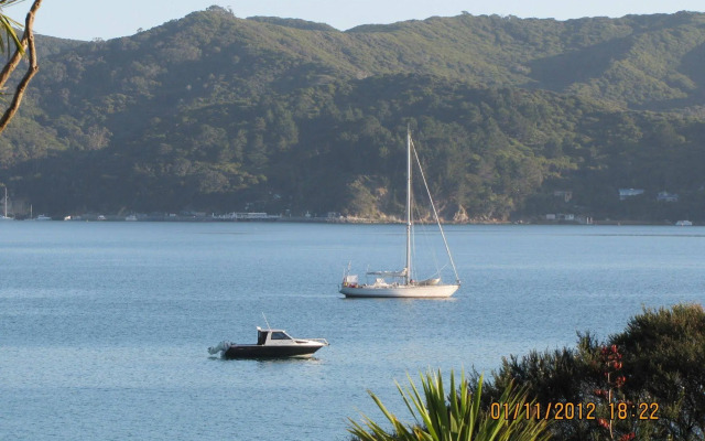 Tipi and Bob's Waterfront Lodge