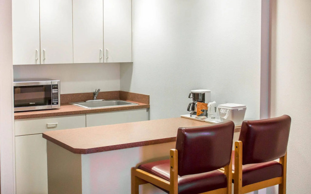 Quality Inn & Suites Longview Kelso