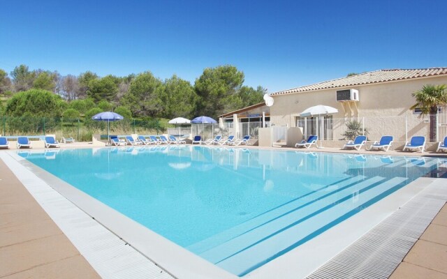 Pleasant chalet with covered terrace in beautiful surroundings