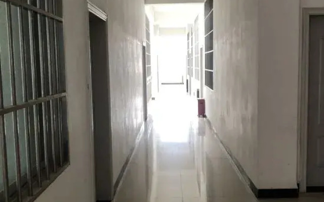 Guangnan Dongyi Hotel