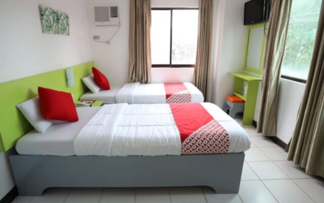 OYO 210 Apple Tree Suites