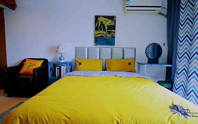 Avatar American Style Large Queen Bed Apartment