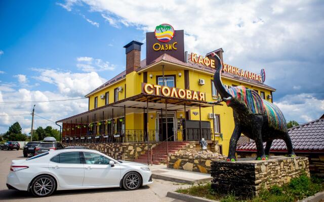 Кафе-гостиница "Оазис", Россия, Задонский р-н, д. Миролюбовка, ул. Московская 27