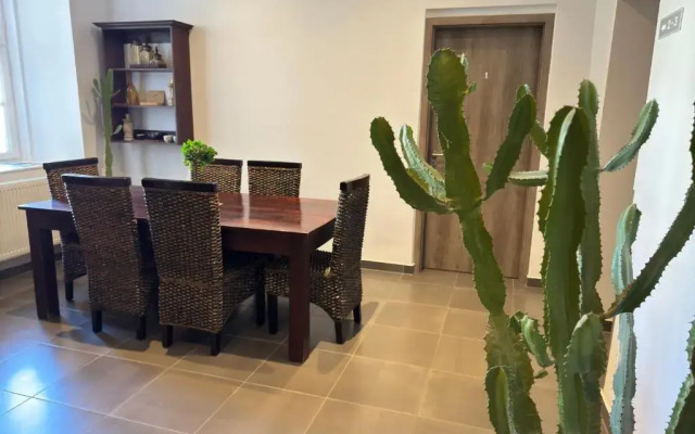 Center Rooms