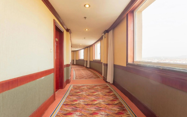 Dongfang Hotel