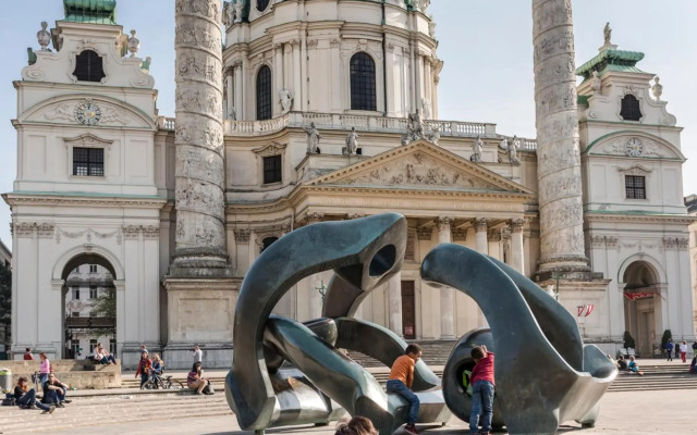 Prater Balcony Suite by ichbucheAT