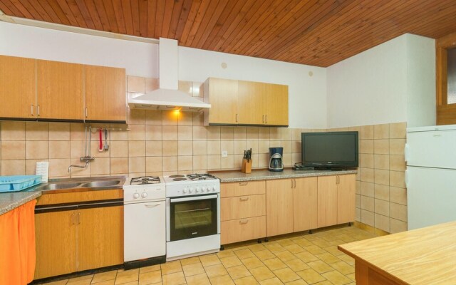 Awesome Apartment in Splitska With 2 Bedrooms and Wifi