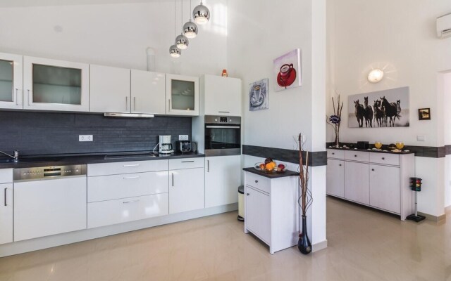 Amazing Home in Fazana With Wifi and 2 Bedrooms