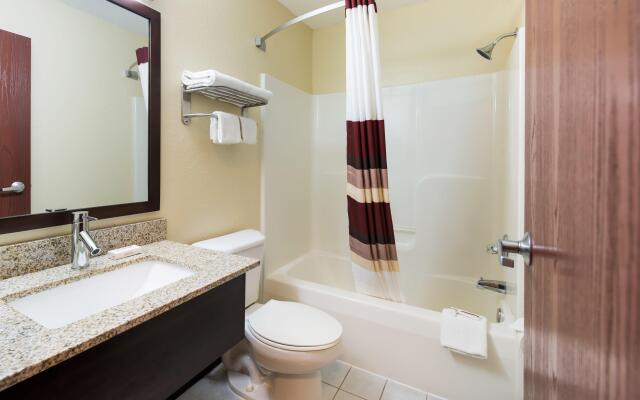 Red Roof Inn Auburn