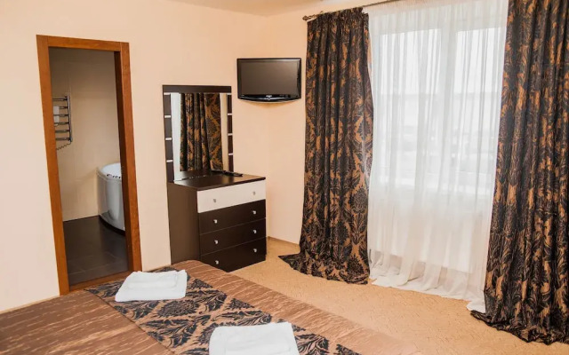 Yavir Hotel