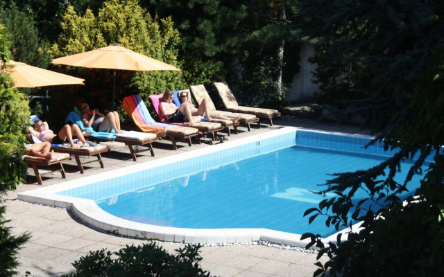 Hotel Monica