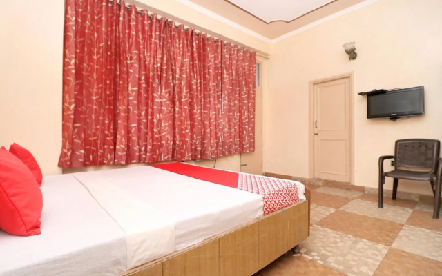 Oyo 27893 Sita Niwas Parking