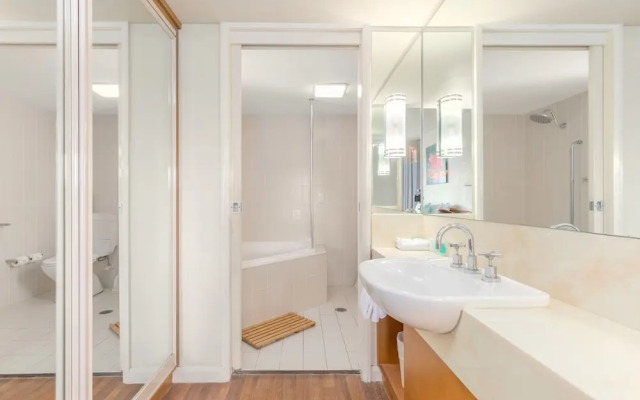 Pacific Bay Resort Suite