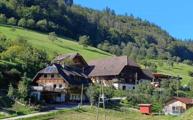 Eisenmann Holiday Farm