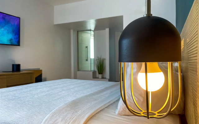 Marseilles Beachfront Hotel