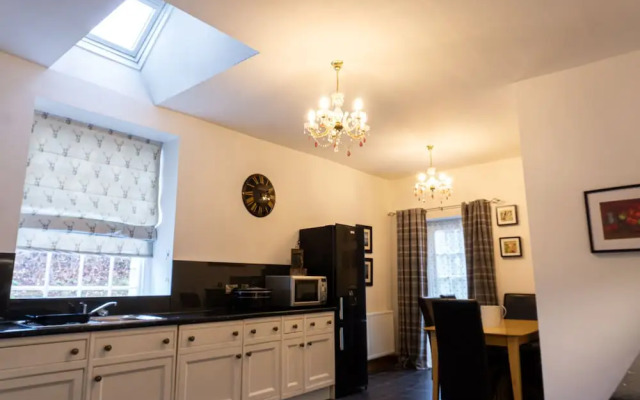 Newton Manor House -7 Bedroom House