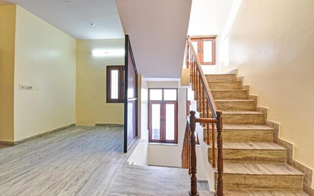 OYO 82265 Hotel Om Naman