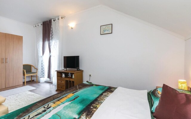 Beautiful Home in Crikvenica With Wifi and 6 Bedrooms