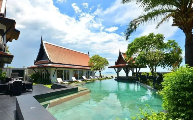 Luxury 5 Stars Beach Villa 6 Beds