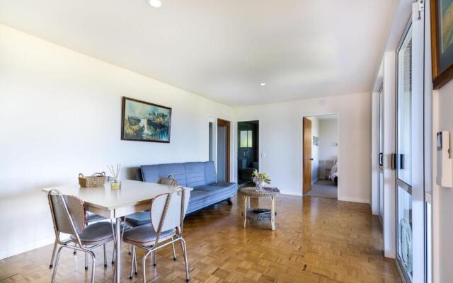 Cosy 2 bedroom studio with lovely views