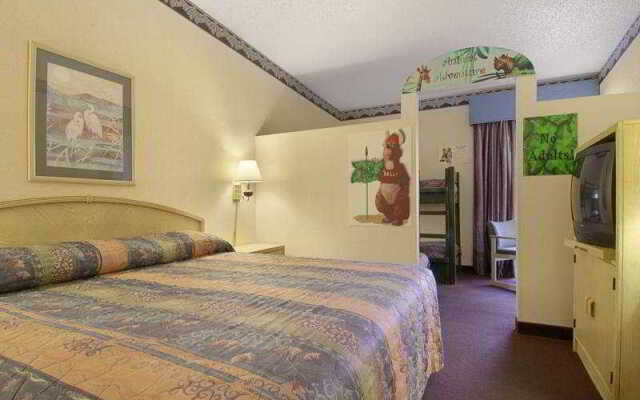 Magnuson Grand Hotel Maingate West