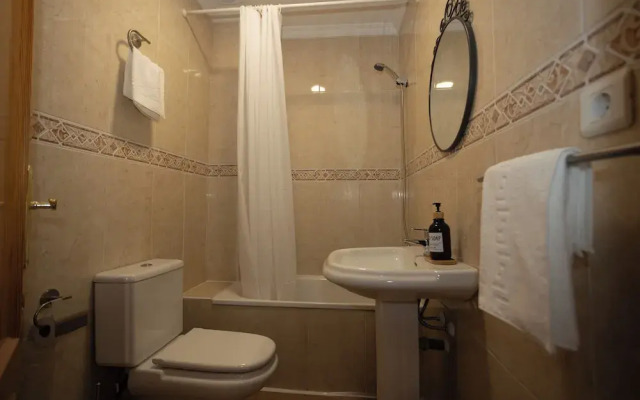 Naim Guest House Nerja