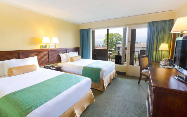 Irazu Hotel & Studios