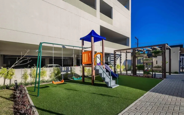 MCB - Apartments With Pool Near the Beach