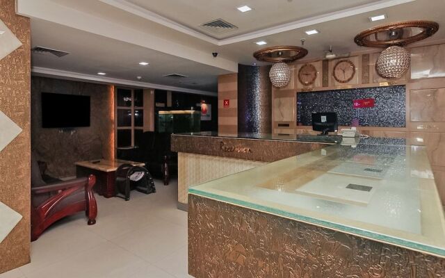 OYO 740 Hotel Suravi