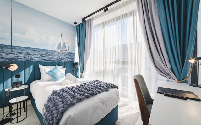 Aurel Coast