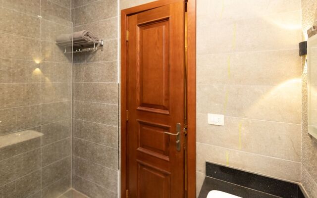 Prime Select Village Gate