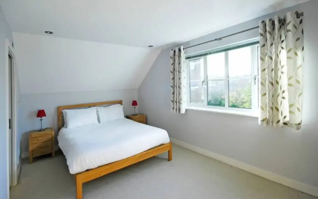 The Oars - Riverfront Property - From 300 Per Night