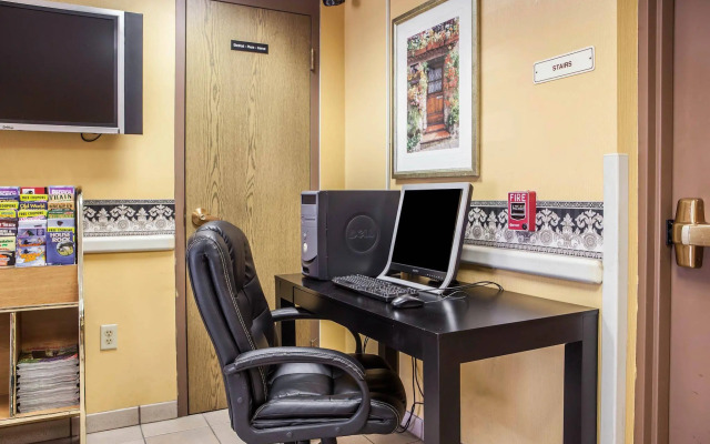 Rodeway Inn & Suites Milwaukee Airport