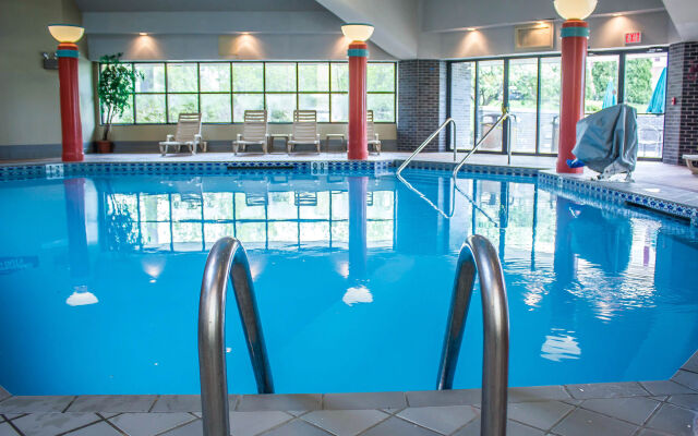 Country Inn & Suites by Radisson Erie