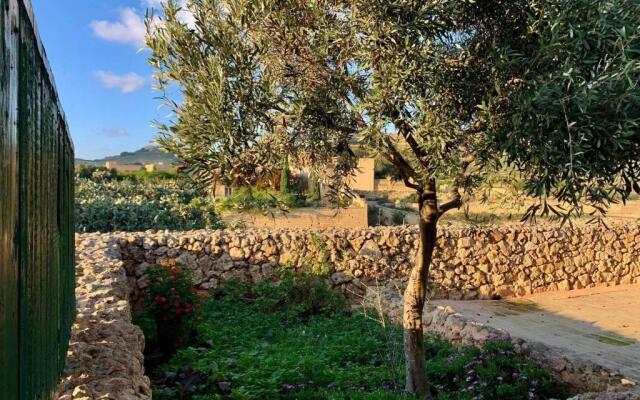 Hofra Farmhouse - 5 bedroom farmhouse with private pool available