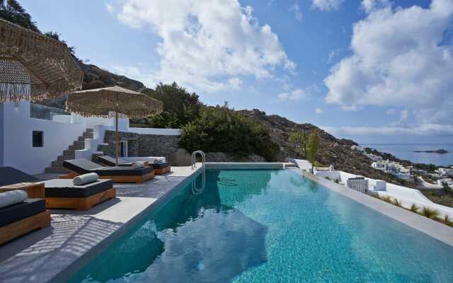 Monogram Travel Naxos