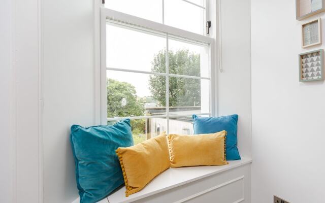 Dollar Apartments at 39