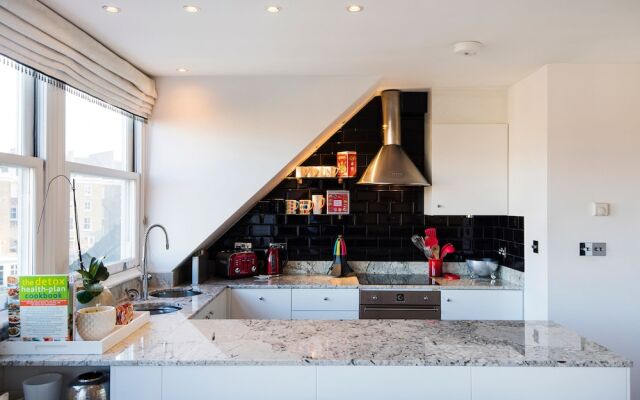 Balcony Apartment In Little Venice
