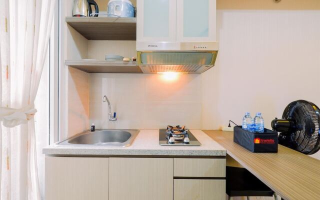 Modern And Homey 2Br At Green Pramuka City Apartment