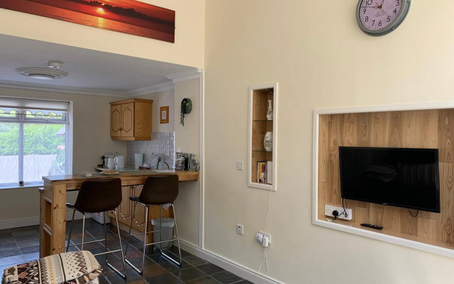 Cut Limestone Apartment Riverside Lodge