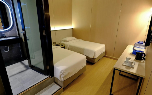 Ming Paragon Hotel