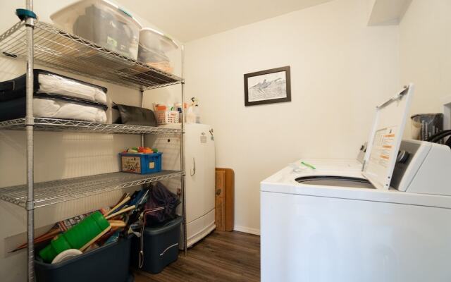 The Lakeside Caboose 3 Bedroom Home